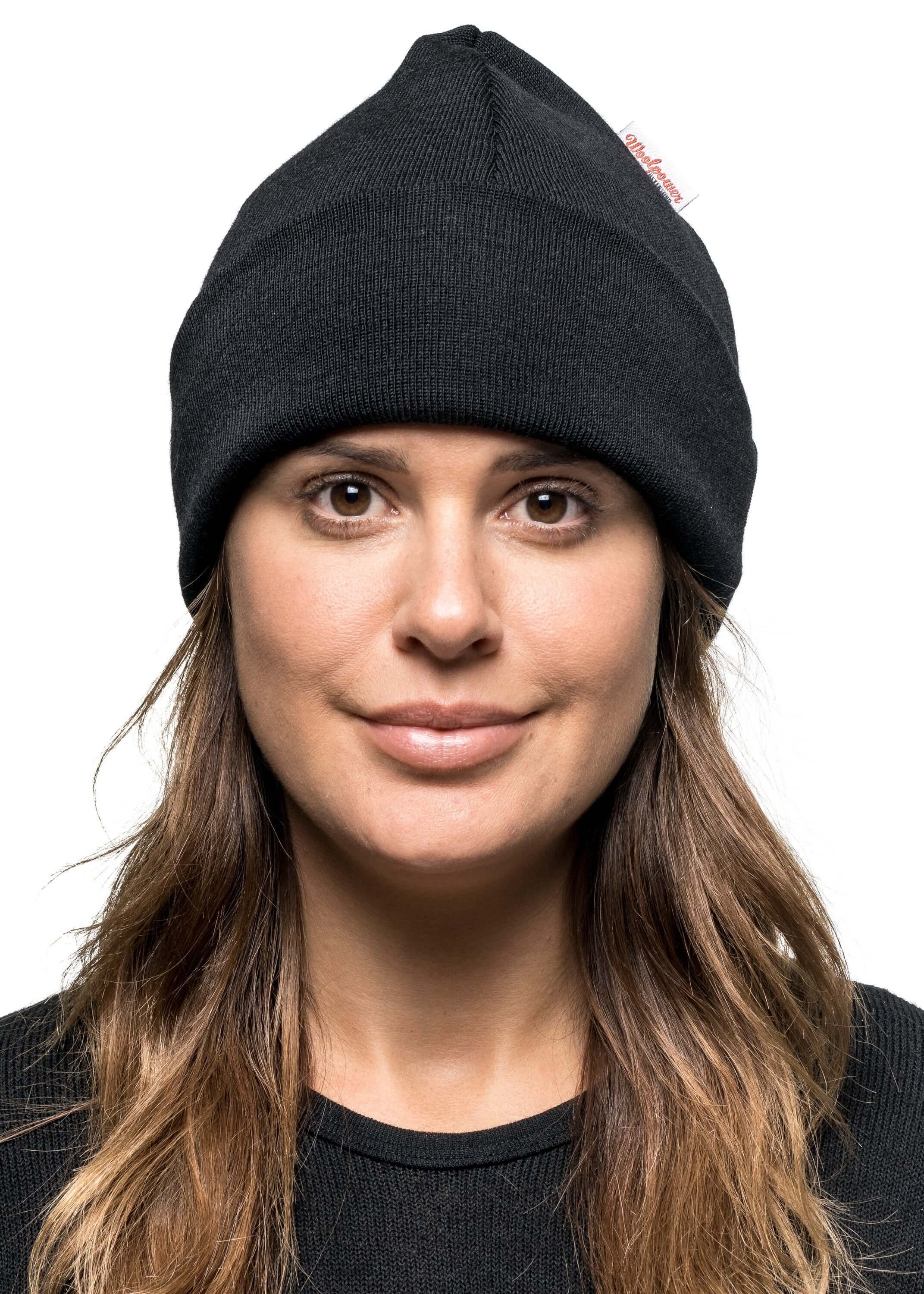 Das Woolpower Beanie Classic, eine hochwertige Mütze aus feinster Merinowolle, erhältlich im Outdoor Online Shop FluxPerfect