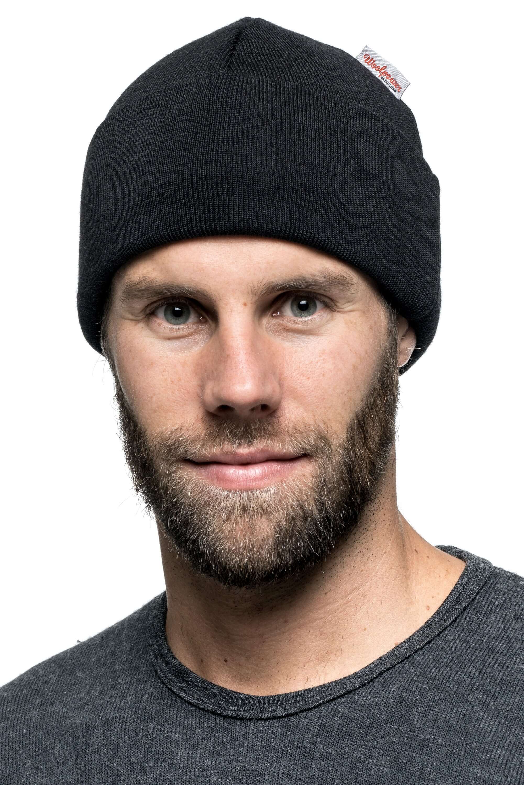 Das Woolpower Beanie Classic, eine hochwertige Mütze aus feinster Merinowolle, erhältlich im Outdoor Online Shop FluxPerfect