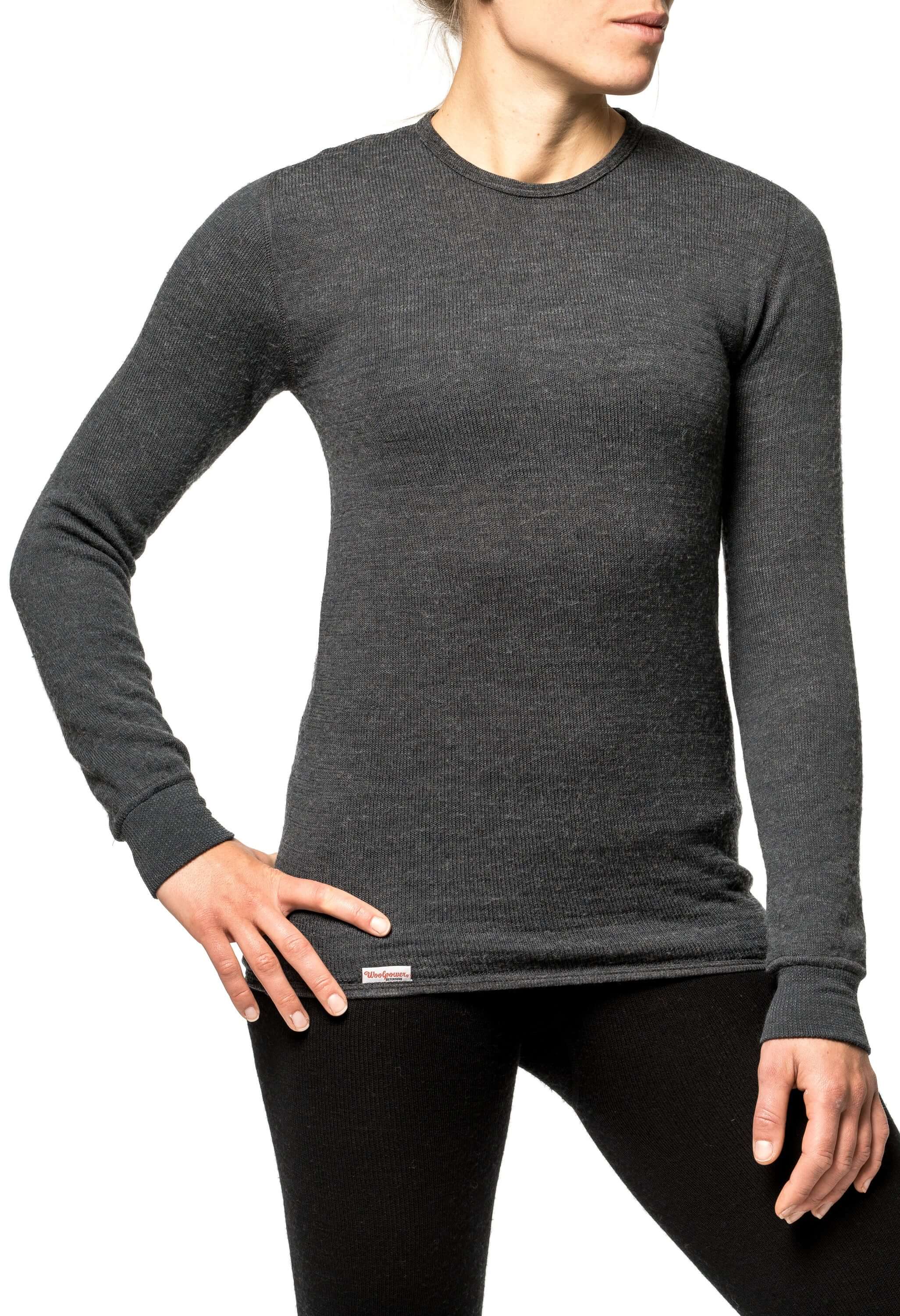 Das Woolpower Crewneck 200, feinste Merino Langarm Baselayer für alle die Außen aktiv Unterwegs sind, erhältlich im Outdoor Online Shop FluxPerfect