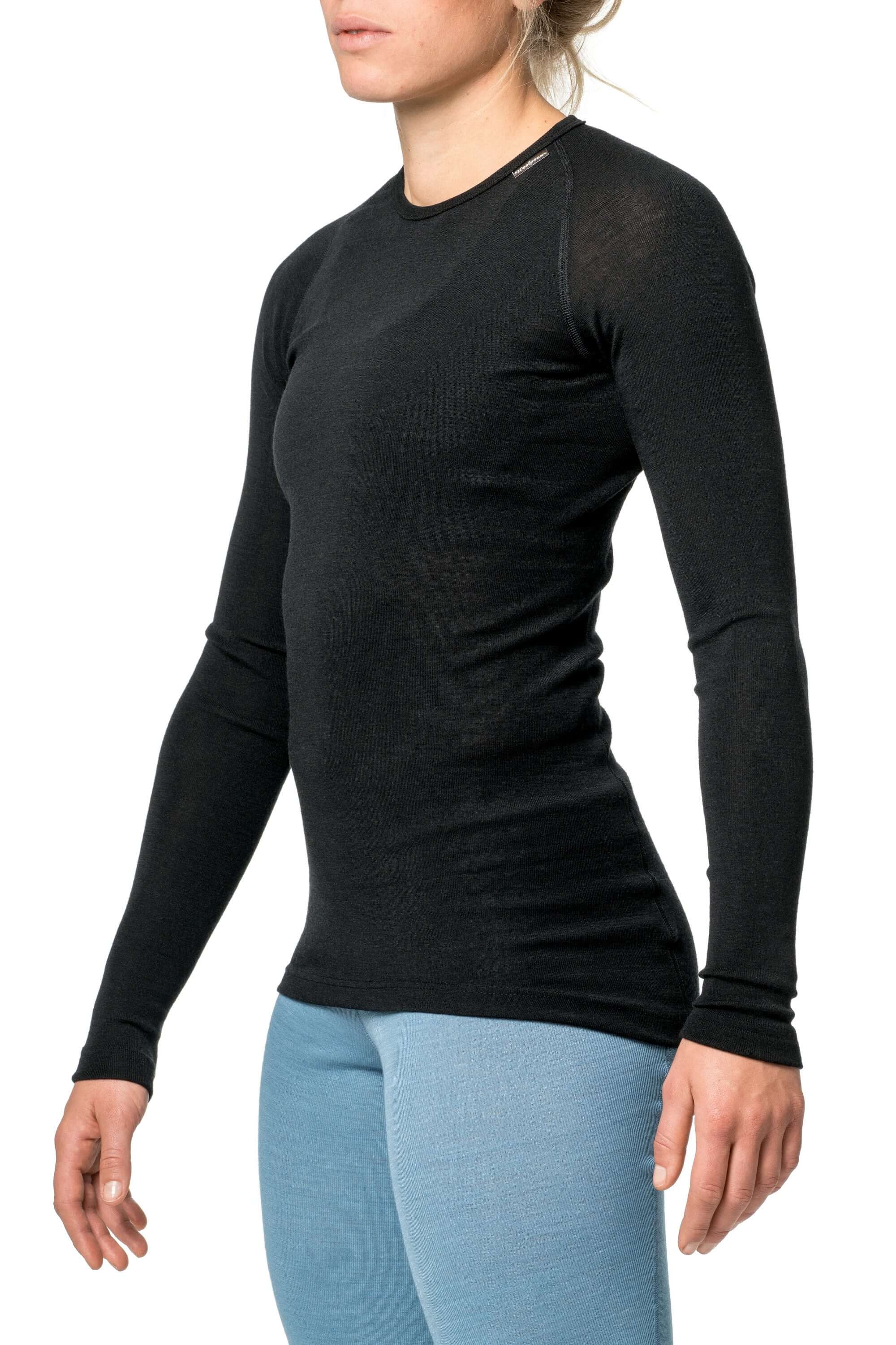 Das Woolpower Crewneck LITE, eine angenehme Merino Base Layer für den Outdoor Einsatz, erhältlich im Outdoor Online Shop FluxPerfect