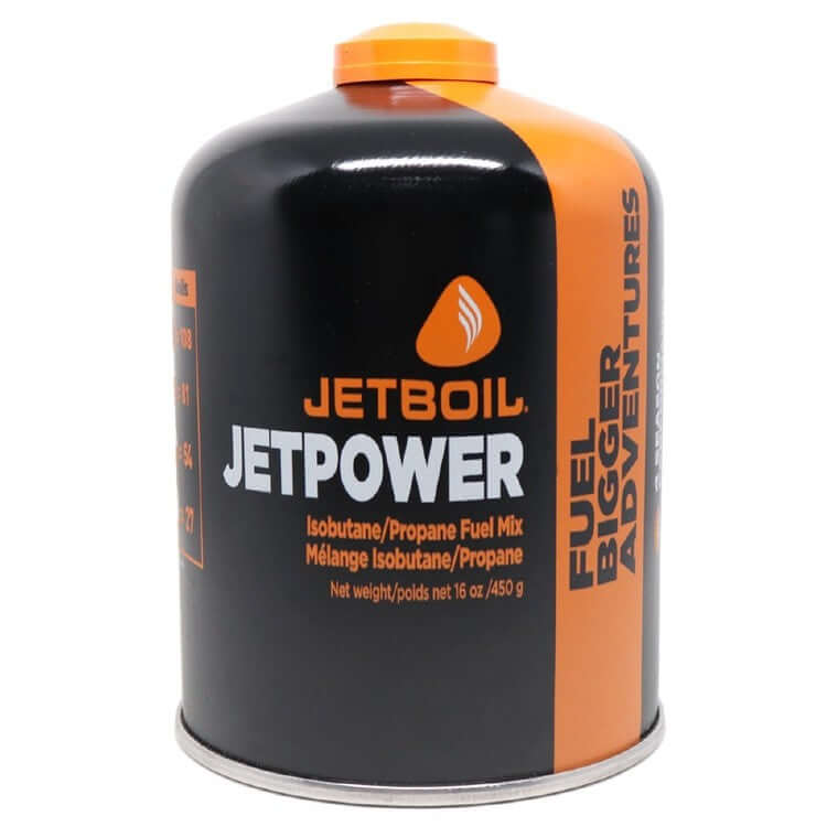 Hier sieht man die Jetboil JetPower Gaskartusche in der 450g Variante - ideal als Ergänzung für dein Outdoor Equipment auf längeren Touren