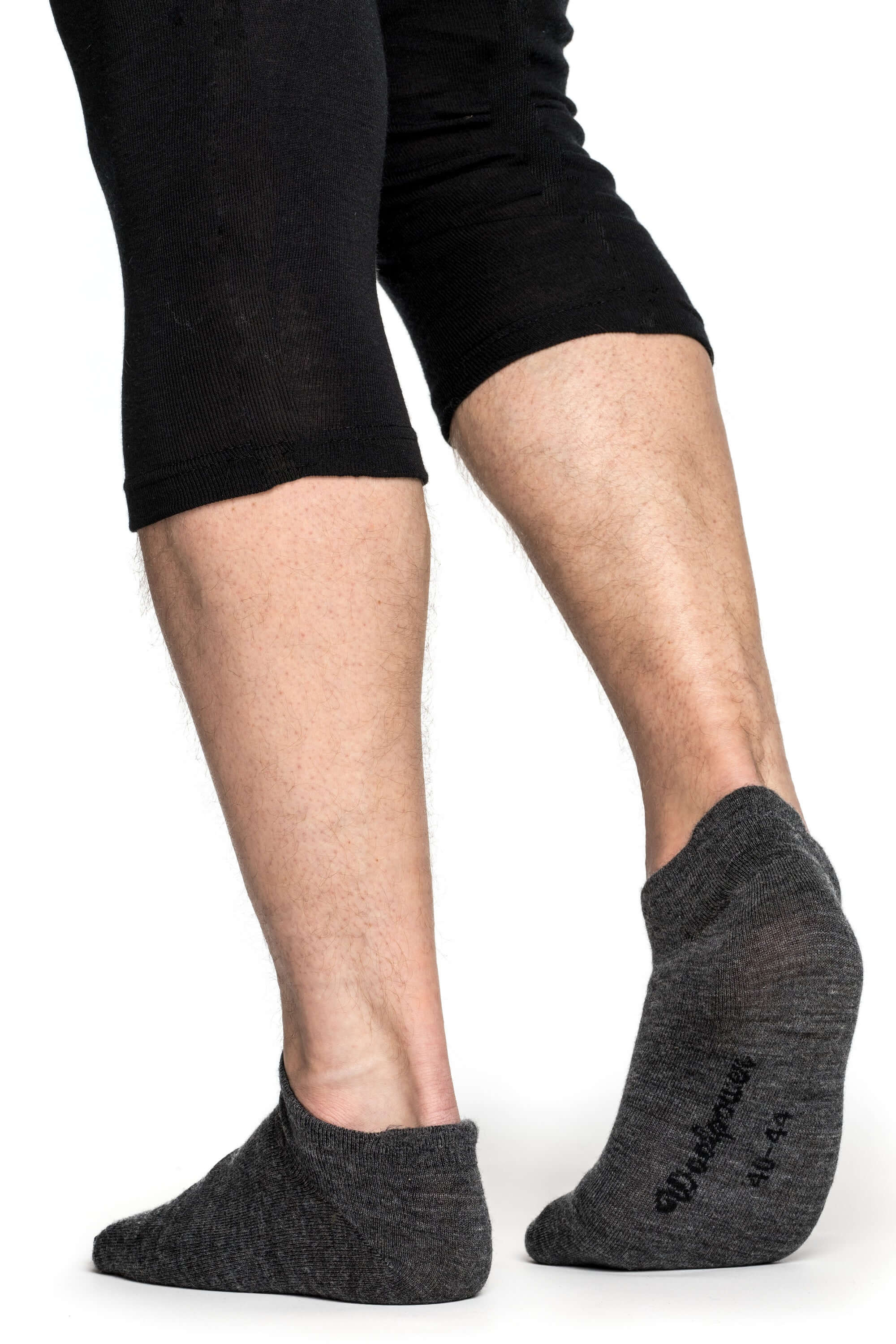 Die Woolpower Short Liner, angenehme Merino Knöchelsocken für aktive Outdoor Tage, erhältlich im Outdoor Online Shop FluxPerfect