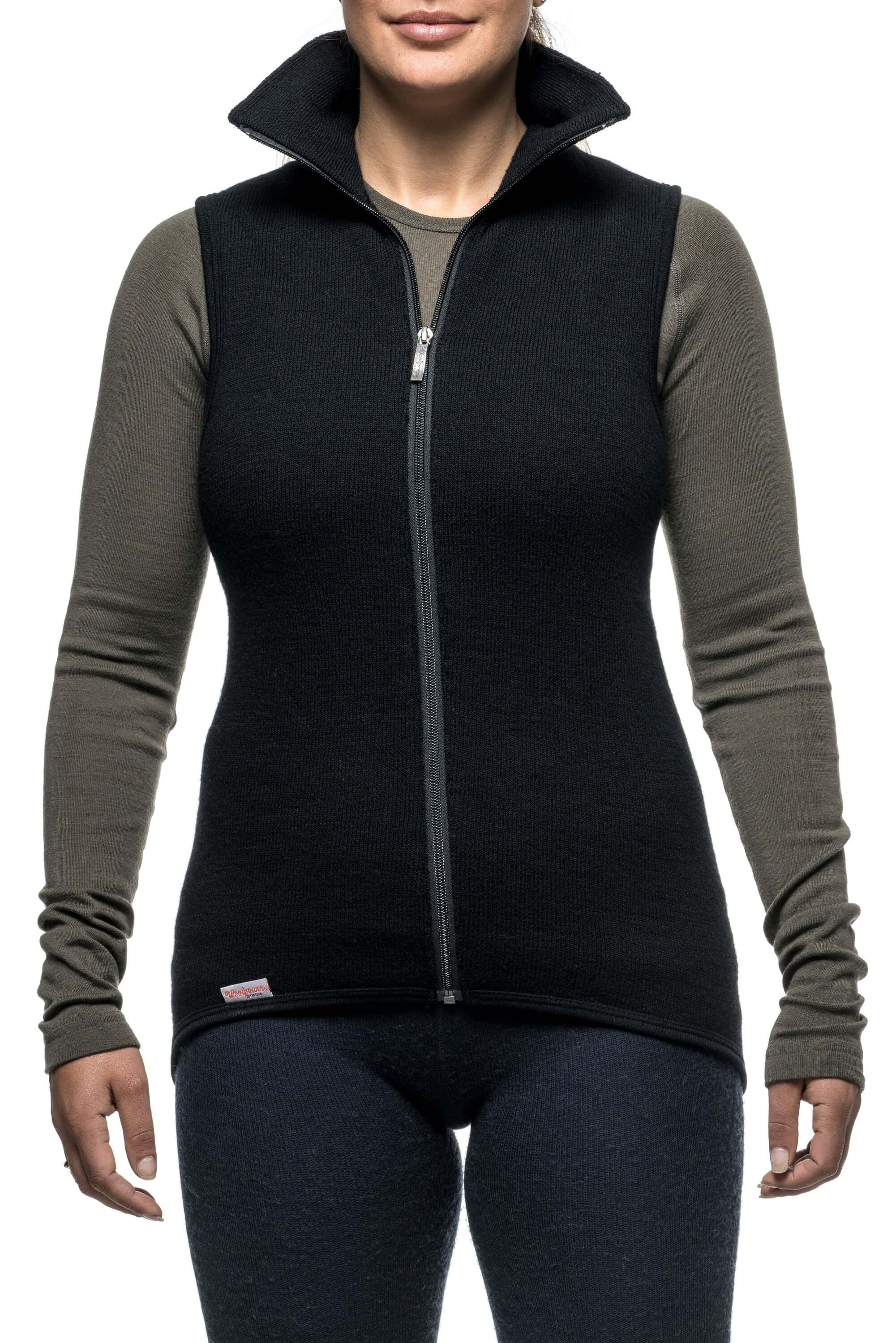 Die Woolpower Vest 400, eine warme Midlayer Weste aus feiner Merinowolle, erhätllich im Online Outdoor Shop FluxPerfect