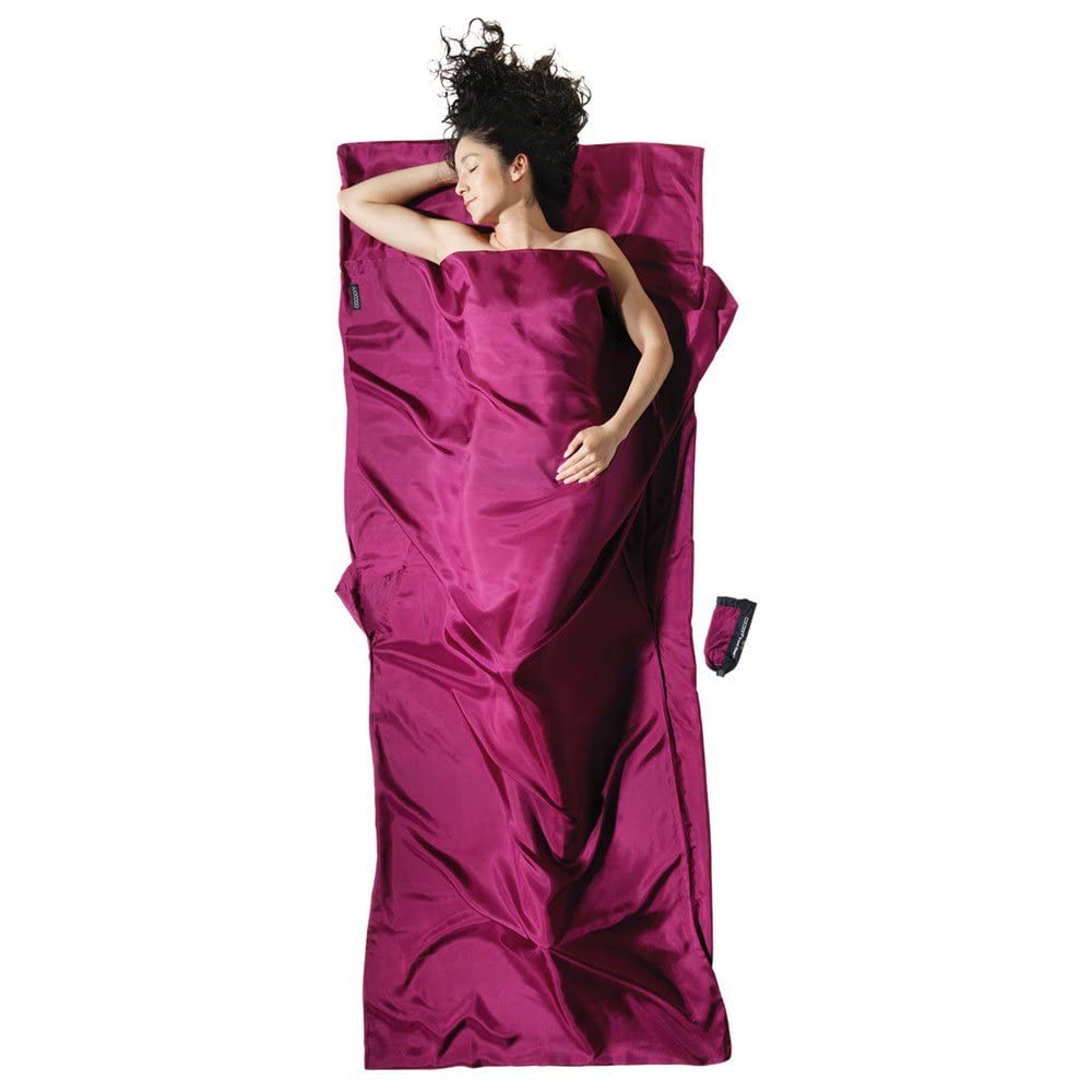 Der Cocoon Hüttenschlafsack aus Seide in der Farbe Mulberry - erhältich im Outdoor Shop FluxPerfect